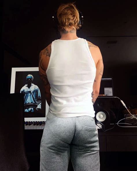 justin bieber butt|Justin Bieber Posts Bare Butt Picture From Recent。